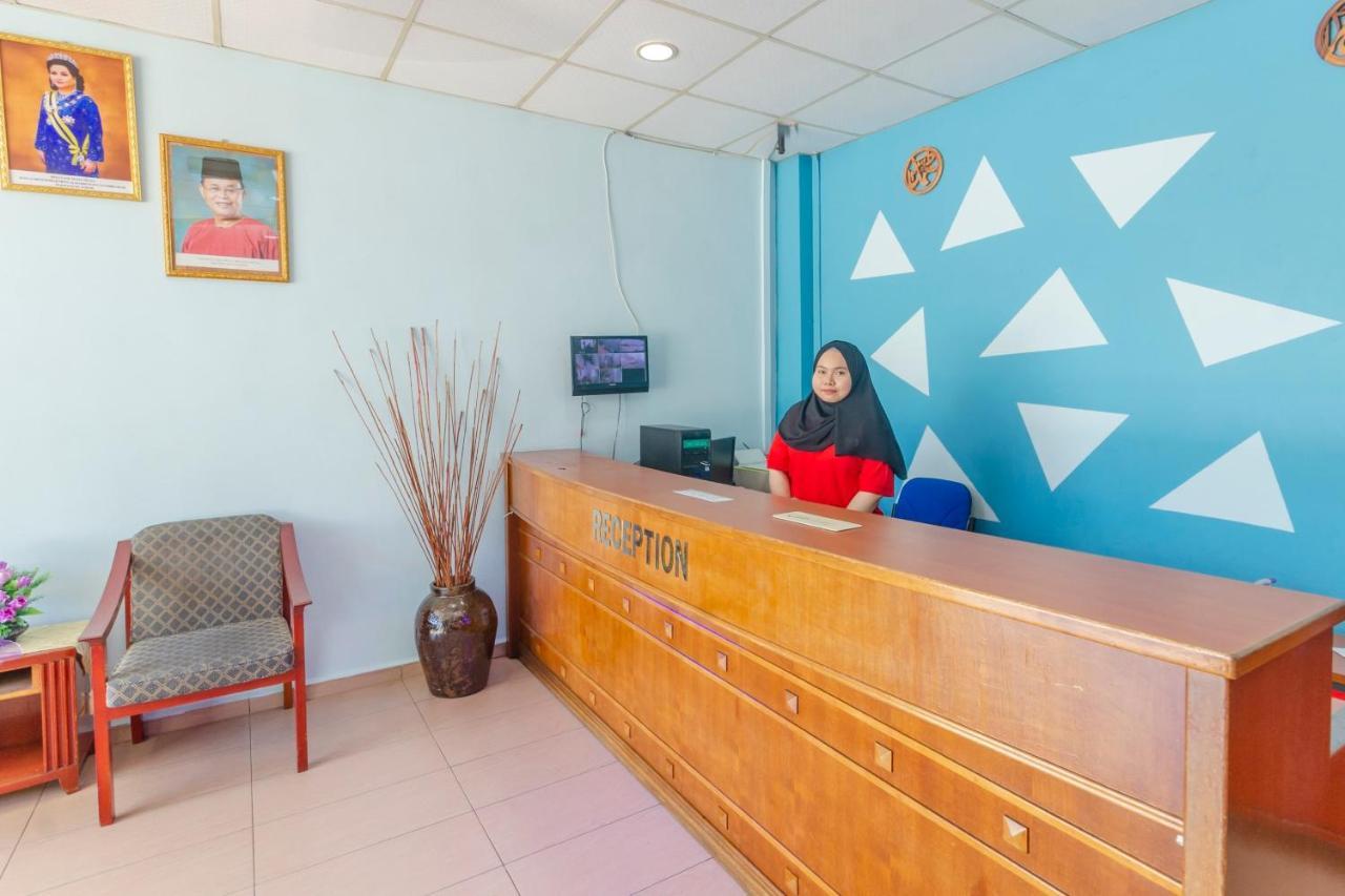 Hotel Oyo 702 D View Mersing Esterno foto