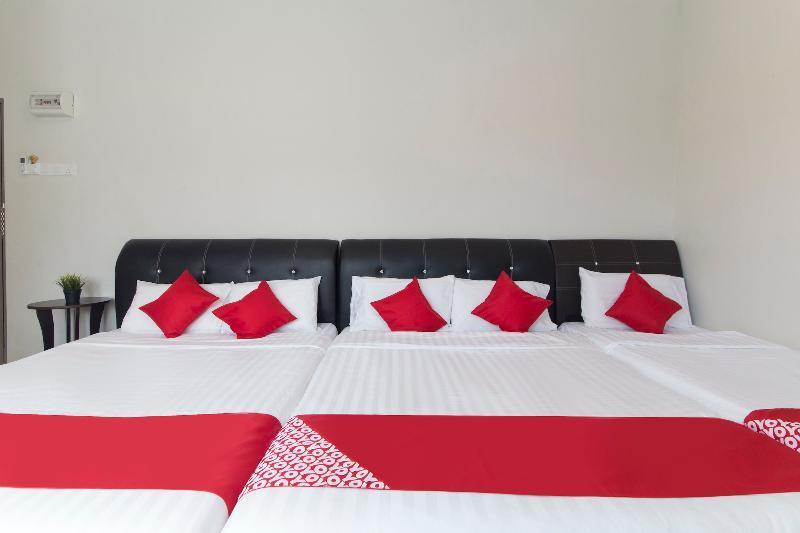 Hotel Oyo 702 D View Mersing Esterno foto