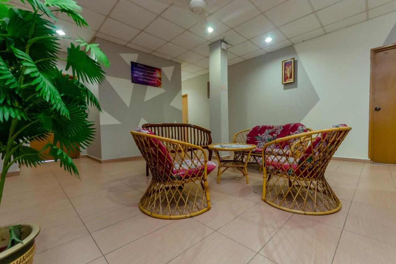 Hotel Oyo 702 D View Mersing Esterno foto