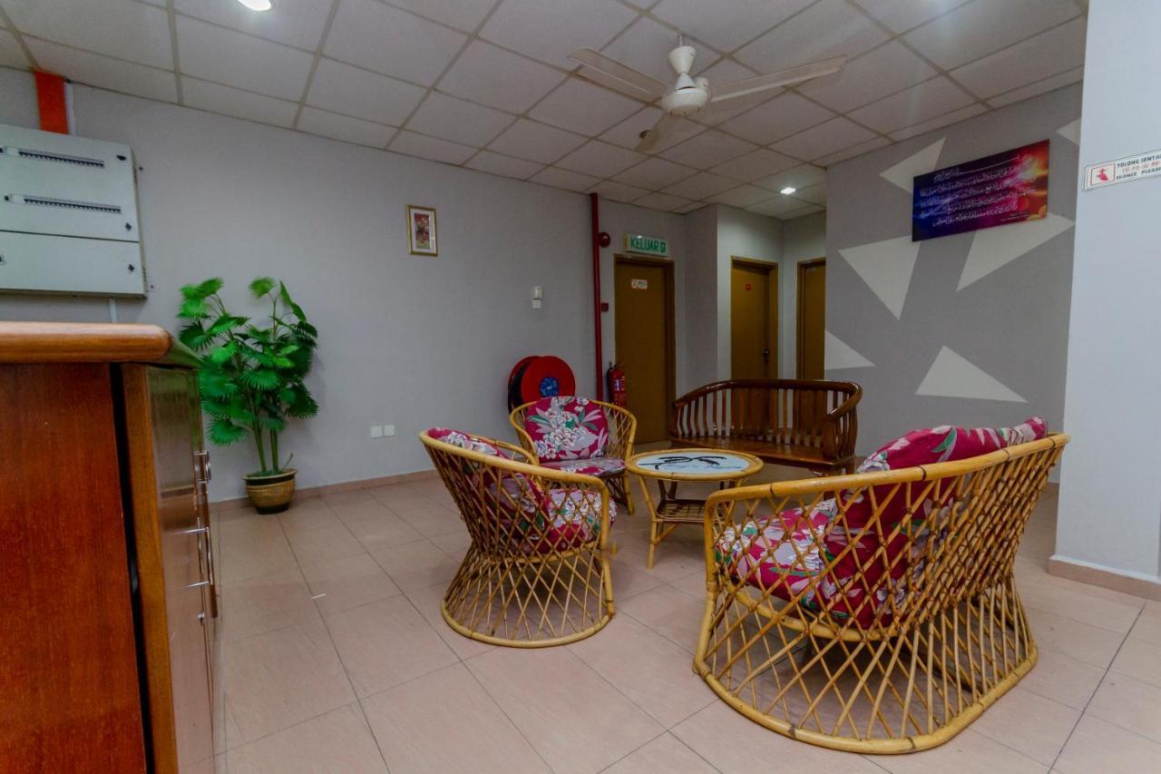 Hotel Oyo 702 D View Mersing Esterno foto
