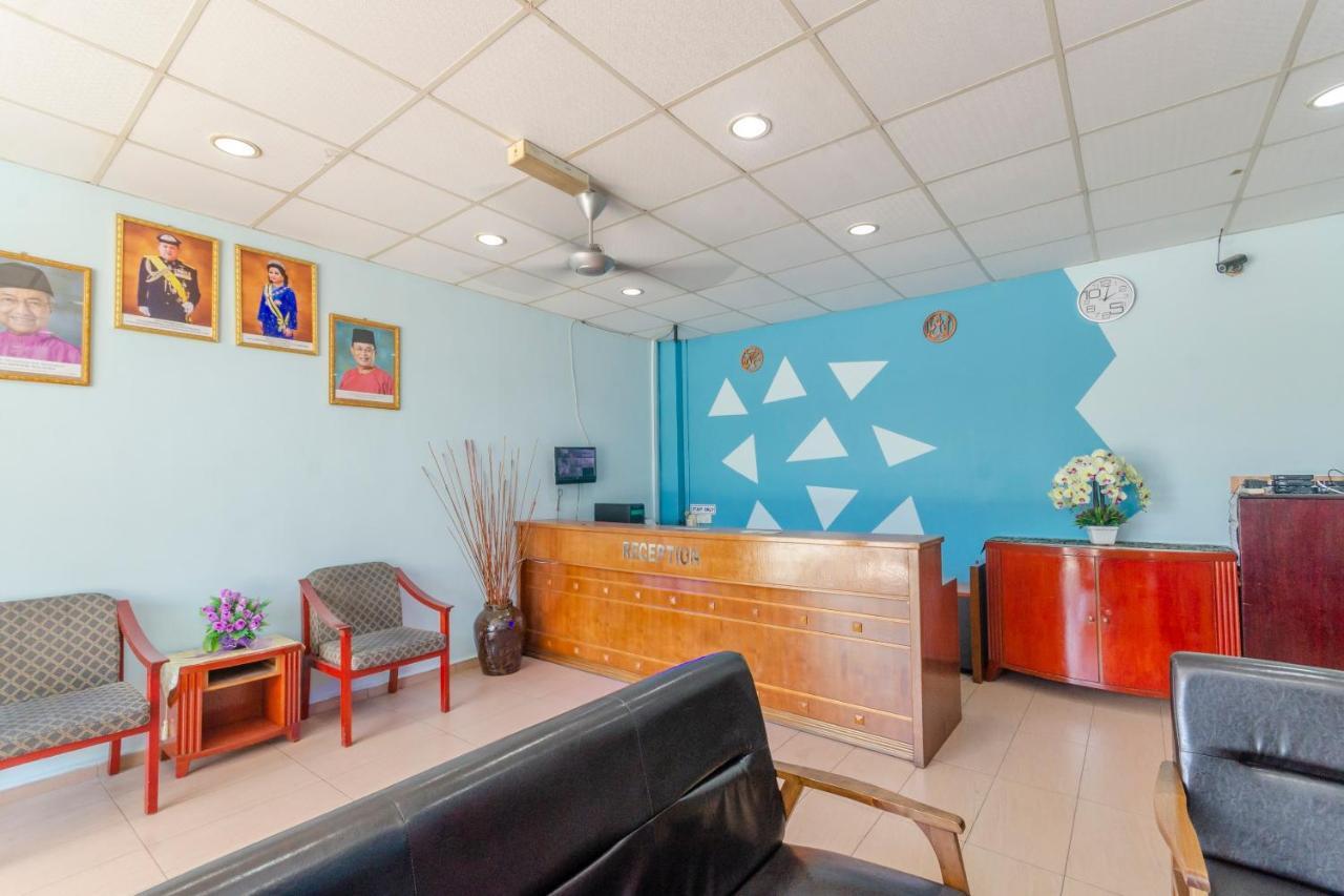 Hotel Oyo 702 D View Mersing Esterno foto